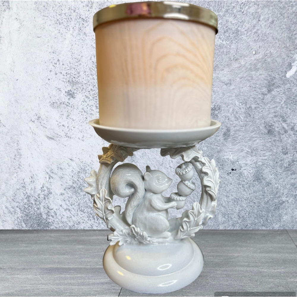 B&BW Squirrel and Leaves Ring 3 Wick Candle Pedestal. NEW